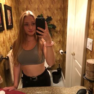 Meet your Posher, Laurie